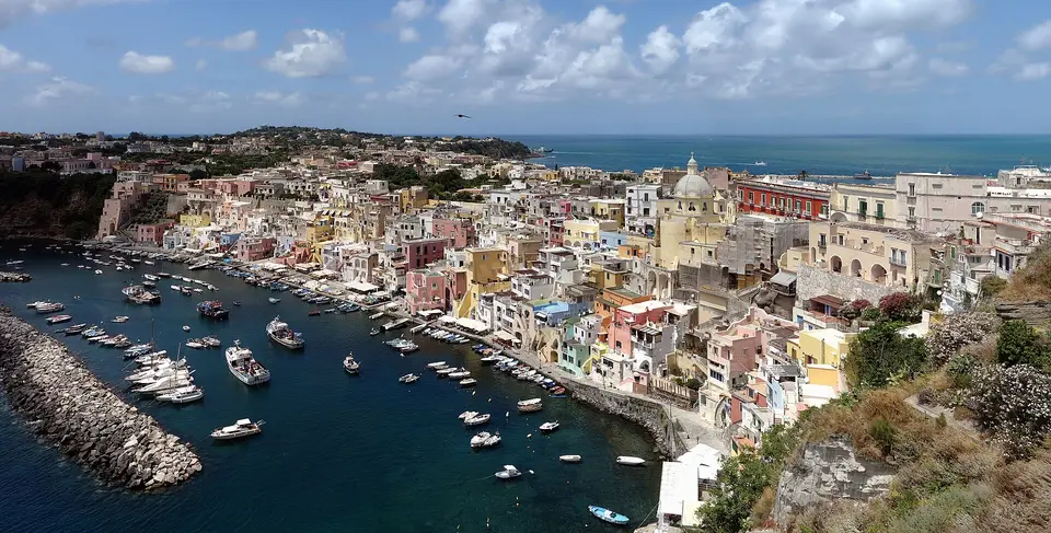 Le case colorate della Corricella a Procida